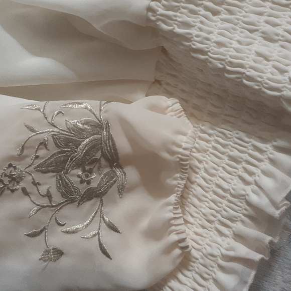 Colleen Lopez small off white - Picture 4 of 4